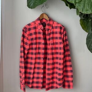 American Eagle Outfitters Coral Pink Buffalo Plaid Long Sleeve Button Up Classic